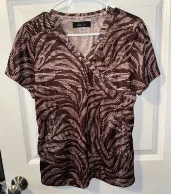 KOI LITE. TOP ESFOLIANTE FEMININO TAMANHO PEQUENO. IMPRESSÃO LISTRADA MARROM ANIMAL - Imagem 1 de 3