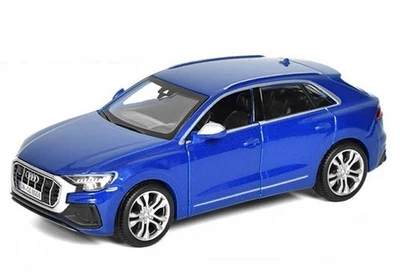 AUDI S Q8 - 2020 - bluemetallic - Bburago 1:32 - Immagine 1 di 4