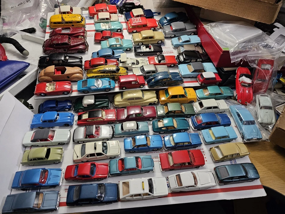 LOTE DE REVENTA! 75+ PIEZAS COCHES DIECAST VINTAGE COMO NUEVOS AÑOS 30-80 REINO UNIDO ALEMANIA ITALIA  Foto 1 de 4
