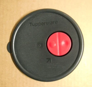 Tapa de repuesto ventilada Tupperware 4153A negra Rock n Serve R24 - Imagen 1 de 4