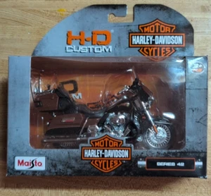 Maisto Harley Davidson Motorcycle 2013 FLHTK ELECTRA GLIDE ULTRA LIMITED 1/18 MT - Picture 1 of 5