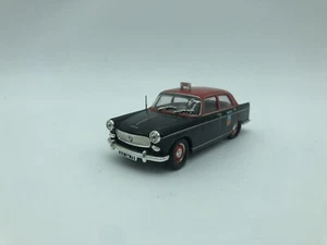 MODELLAUTO PEUGEOT 404 PARIS 1962 SCHWARZES TAXI - KIOSK - MASSSTAB 1:43 "NO BOX" - Bild 1 von 4