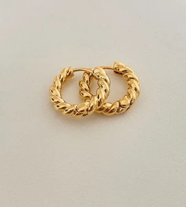 Women Girl 18K Gold Plated Small Twist Huggie Hoop Earrings Gift XJ5 - Picture 1 of 6
