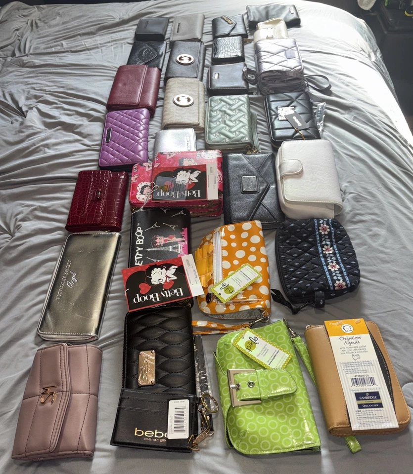 28 Women’s Wallets Mostly Branded - Image 1 of 4
