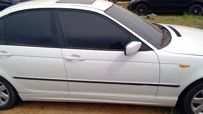 Sedán puerta delantera pasajero mercado canadiense compatible con BMW 320i 01-05 OEM Foto 1 de 4