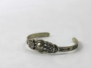 Antiguo Peón Nativo Americano Joyería Pulsera Flecha Esterlina Era Harvey Niño Talla - Imagen 1 de 4