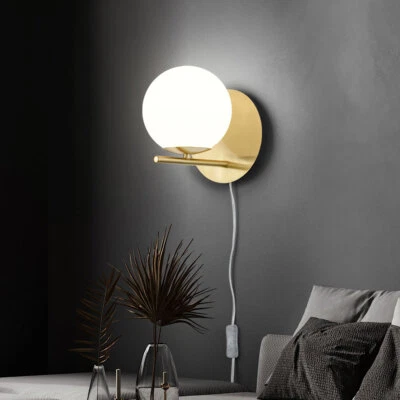 TRIO Wandleuchte Wandlampe Schlafzimmerleuchte Glaskugel messing Kippschalter H 20 cm