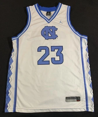 Camiseta Michael Jordan #23 Carolina UNC MEDIANA Jumpman Air Jordan Blanca Foto 1 de 4