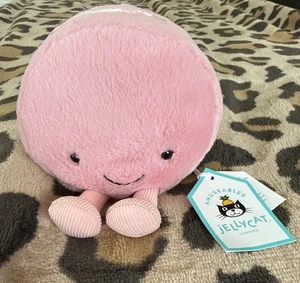 Jellycat Amuseables Mia Macaron Rosa - NUEVO Lindo Peluche Regalo para Niños y Adultos - Imagen 1 de 3