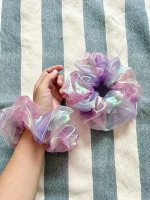 Conjunto de 2 scrunchies de cabelo oversized. Scrunchies iridescentes. Extra grande crocante - Imagem 1 de 2