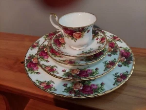 ROYAL ALBERT OLD COUNTRY ROSES 5 PEICE PLACE SETTING BONE CHINA - Bild 1 von 11