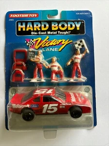 1992 Tootsietoy 1/43 Hard Body NASCAR #15 Geoff Bodine Victory Lane Ford - Picture 1 of 4