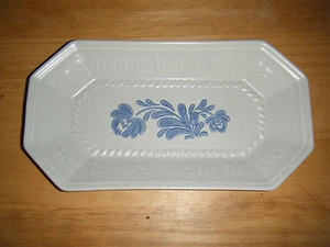 Vintage Pfaltzgraff Yorktowne Bread Tray Dish - Picture 1 of 3