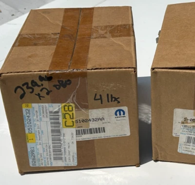 Nuevo de Lote Antiguo Mopar 2004-2006 Chrysler Pacifica Ventilador Radiador Motor Lado Izquierdo 5102432AA OEM Foto 1 de 4