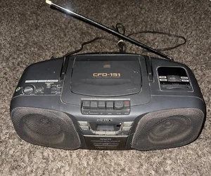 Sony CD Radio Cassette Grabadora CFD-151 Am/fm Mega Bajo Funcionando - Imagen 1 de 4