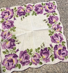 BELLISSIMO FAZZOLETTO VINTAGE COTONE FLOREALE MOTIVO ROSA BORDO SMERLATO 11,5X12 - Foto 1 di 3