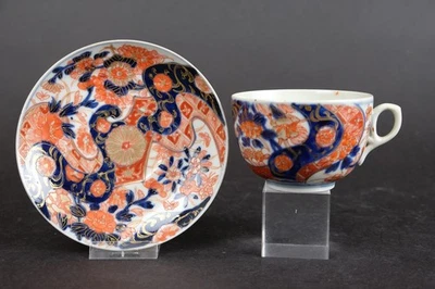 Antique Japanese Imari tea cup and saucer from the early 19th century,  - Image 1 of 4