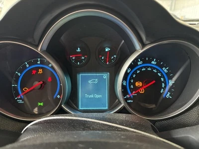 Used Speedometer Gauge fits: 2016 Chevrolet Cruze MPH US market gasoline w/black - Imagem 1 de 4