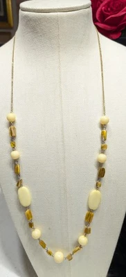 Collar largo blanco roto ovalado y redondo con cuentas de abulón Foto 1 de 4