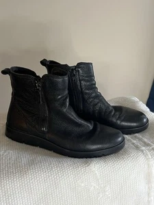 Ecco Women's Bella Ankle Zip Boots Black Leather Round Toe Size 8 - Picture 1 of 12