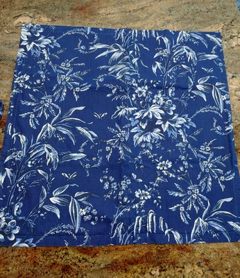 Caja y Barril Taylor Algodón Euro Sham Azul Floral Rayas25x25" Foto 1 de 4