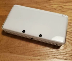 Nintendo 3DS Ice White Console Japan model Used with USB charging cable - Picture 1 of 4