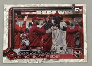 2025 Topps Series 1 - Elly De La Cruz #99 Topps Foil Pattern - Bild 1 von 2