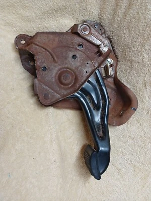 Chevrolet Silverado Tahoe 1994-1999 montaje de freno eléctrico de estacionamiento OEM 15155147 Foto 1 de 4