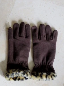 Women's "P" Brand Brown Polar Fleece Gloves with Leopard Wrist Trim New  - Picture 1 of 6