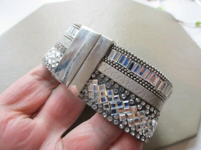VINTAGE LEATHER MAGNETIC CRYSTAL RHINESTONE BLING SPARKLY CUFF BRACELET PRETTY - Image 1 of 4