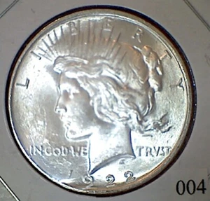 1922 Peace Dollar $1 ~ Excellent Relief ~ 90% Silver #04 - Picture 1 of 2
