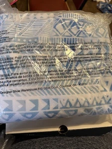 Blue & White Beach Blanket - DSW - NIP - Picture 1 of 3