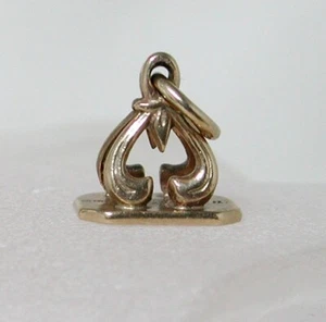 9ct Gold Seal Fob Shaped Charm 1950's Vintage 22950 - Picture 1 of 3