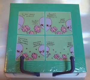Impresión artística en lienzo de pared 8" flores abejas extraterrestres extraño planeta Nathan W Pyle NUEVO - Imagen 1 de 3