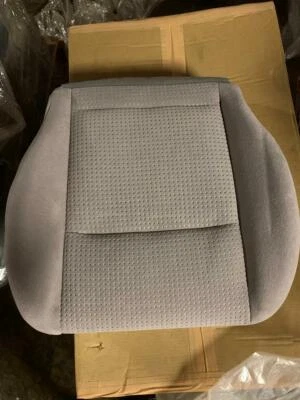 2004 Nissan Maxima 87300-7y861 Right Front Seat Bottom Cushion Assy-Cloth Grey  - Image 1 of 4