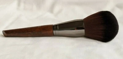 New Make Up Forever Large Face Powder Brush 130 Artisan Professional Tool - Image 1 of 4