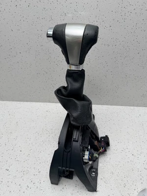 2006-2009 Chevrolet Trailblazer SS Automatic Gear Shift Floor Shifter Assembly - Image 1 of 4
