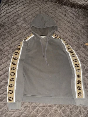 Sudadera con Capucha Gucci Gris Entrelazada GG Talla M Foto 1 de 4