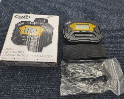 Jensen SAB-60: Armband Digital AM/FM Stereo Radio with Clock - Image 1 of 4
