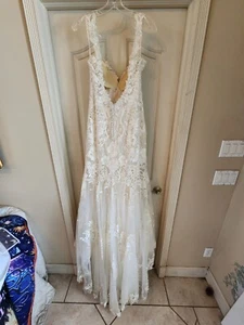 wedding dress Preowned - Picture 1 of 11