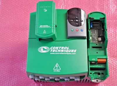 Control Techniques / Unidrive UNI3401  15kW - Gebrochene Kunststoffteile !!! - Bild 1 von 4