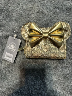 Cartera Minnie Loungefly con lazo con patrón de Mickey oculto lentejuelas doradas de los parques de Disney Foto 1 de 2