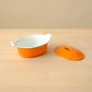 Vintage Le Creuset Orange Oval Casserole Dish with Lid Enamelled 18cm France - Picture 1 of 7