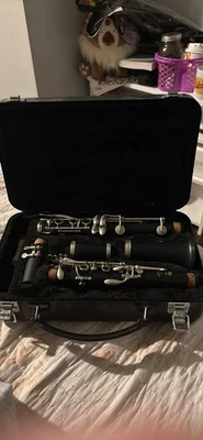 Clarinete con estuche, apenas usado, comprado en una tienda de música por 900 Foto 1 de 2