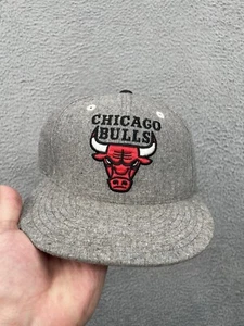 Chicago Bulls eng anliegende Mütze Kappe Mitchell & Ness grau Wolle NBA Basketball Größe 7 1/8 - Bild 1 von 7