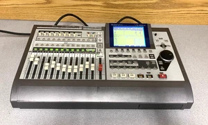 Roland VS-1824 CD Multi Track Digital Recorder, works **MISSING 2 BUTTONS** - Picture 1 of 10