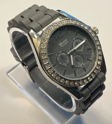 Reloj Geneva Platino Mujer Gris Plata Bisel Gemado Banda Silicona Batería Nueva Foto 1 de 4