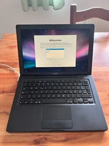 Apple MacBook schwarz 13 Zoll 2008 Modell: 4,1 MB404 250 GB 2GB RAM - Bild 1 von 6
