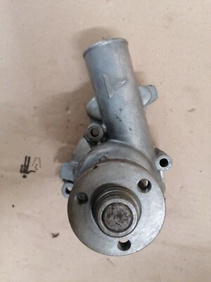 Spica Fiat 124 Fiat 132 WATER PUMP - Image 1 of 4