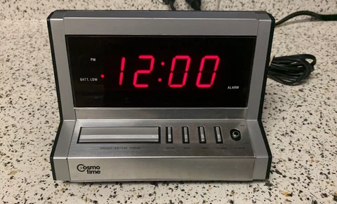 Silver Cosmo Time E509 Digital Alarm Clock Vintage Retro 80s TESTED Cover